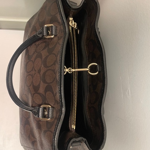 Coach Margot Carryall & Matching Wristlet - Picture 11 of 16